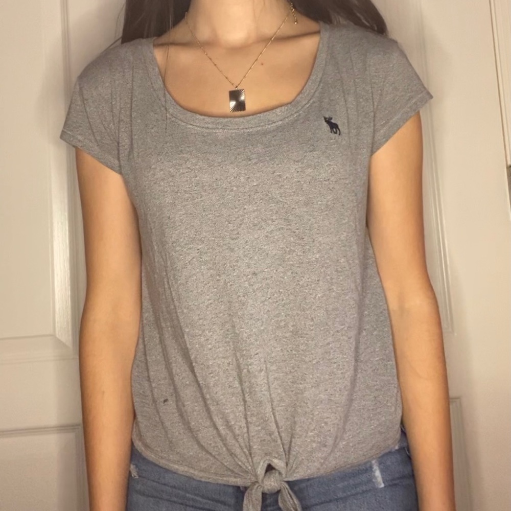Abercrombie & Fitch women’s grey tie knot T-shirt